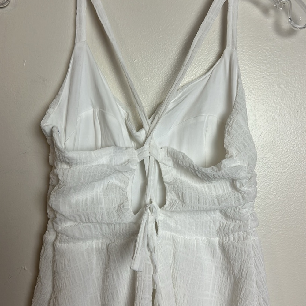 H&M Crepe Fabric Woven Mini Fit & Flare Dress with Lace Up Back in White - Picture 8 of 9